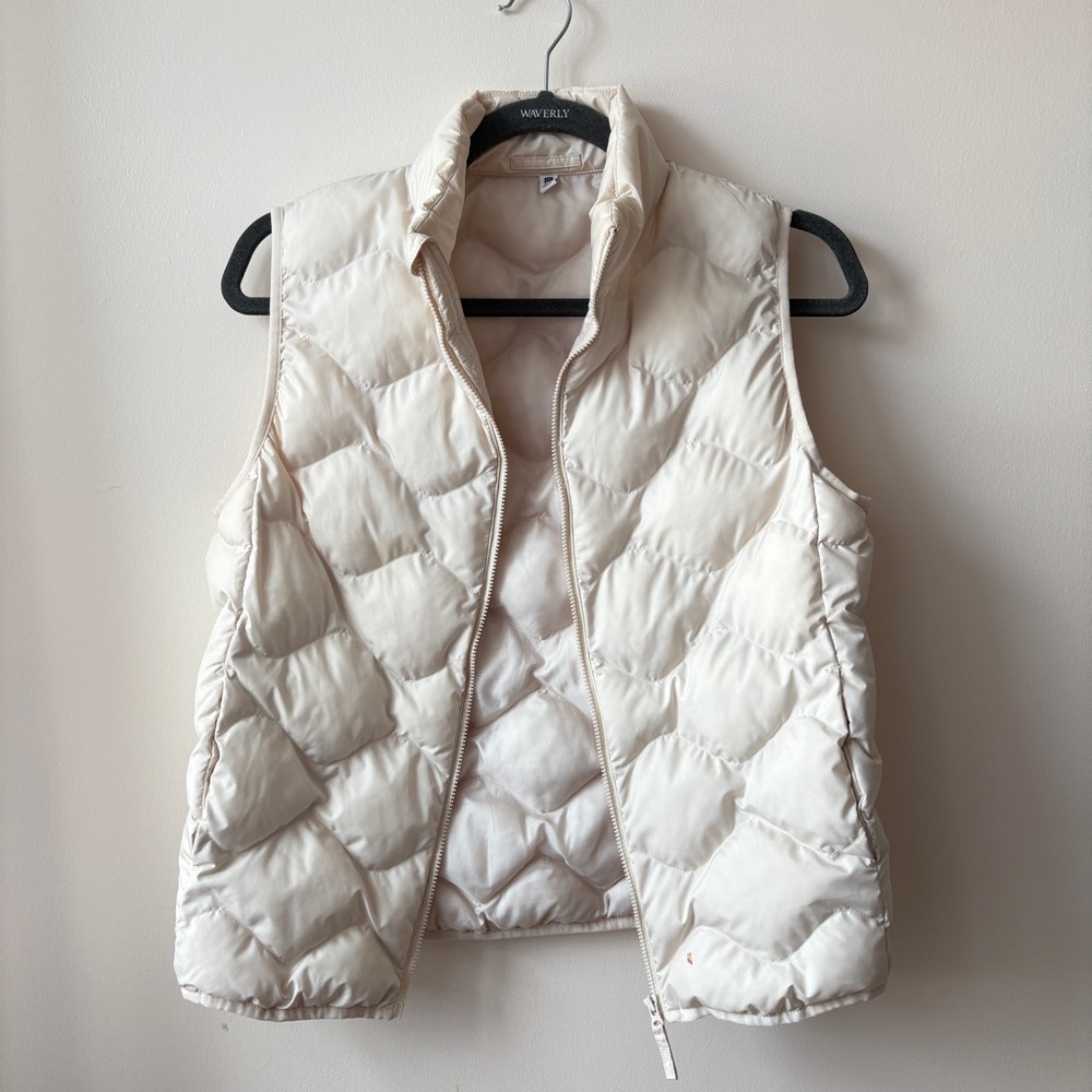 Uniqlo Cream Puffer Jacket Quilted Insulation